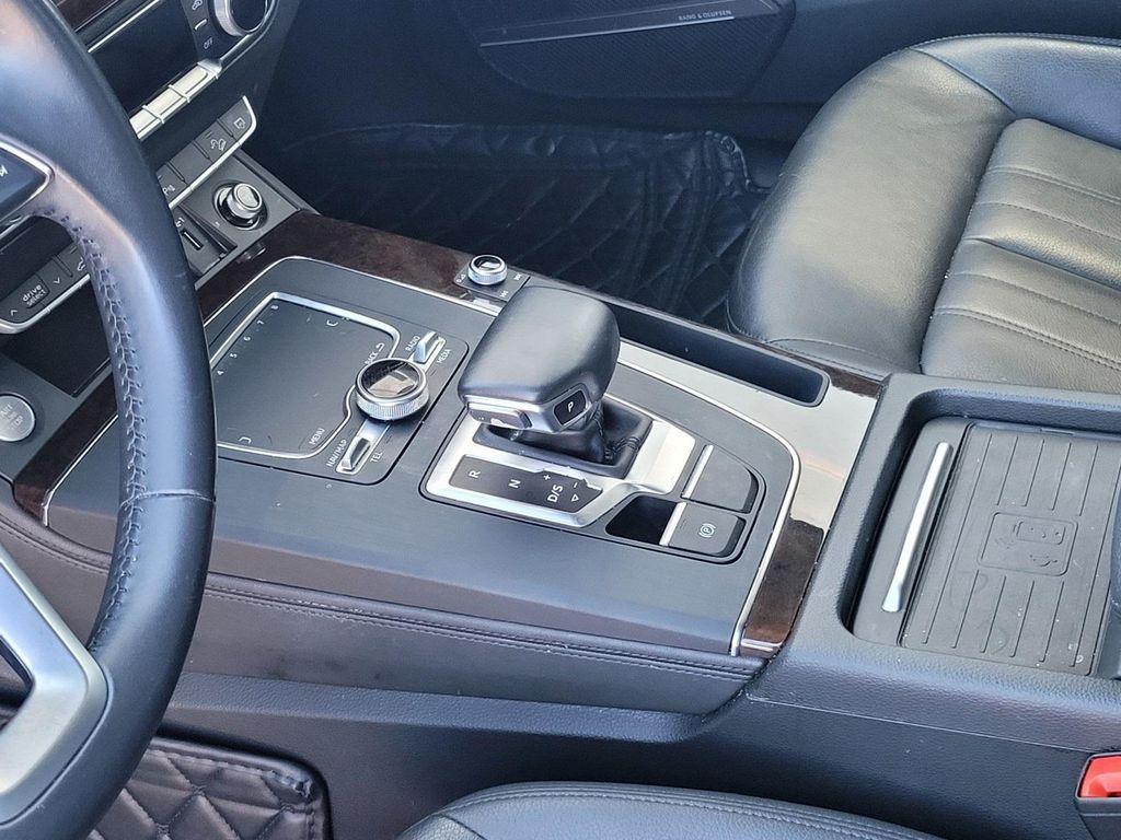 used 2020 Audi Q5 car, priced at $22,555