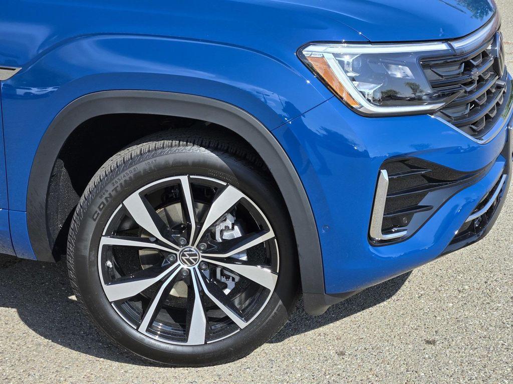 new 2025 Volkswagen Atlas car, priced at $54,939