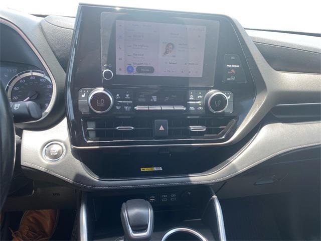 used 2023 Toyota Highlander car, priced at $35,495