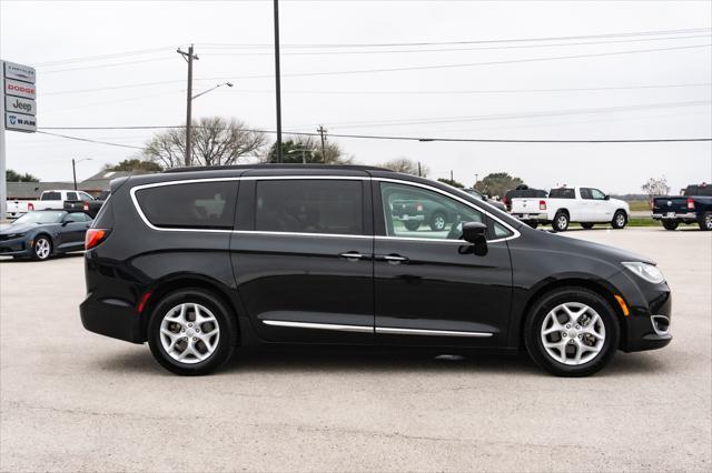 used 2017 Chrysler Pacifica car, priced at $13,995