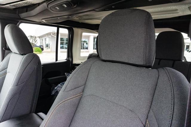 new 2025 Jeep Wrangler car, priced at $47,675