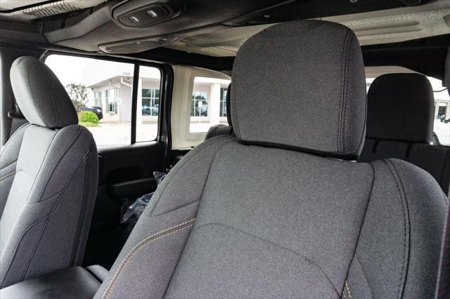 new 2025 Jeep Wrangler car, priced at $44,634