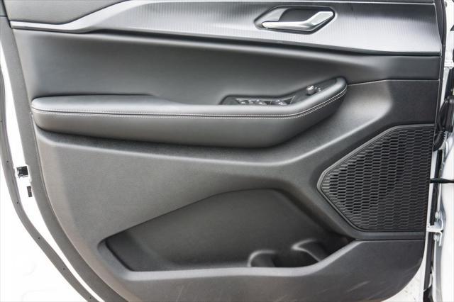 new 2025 Jeep Grand Cherokee car, priced at $41,375