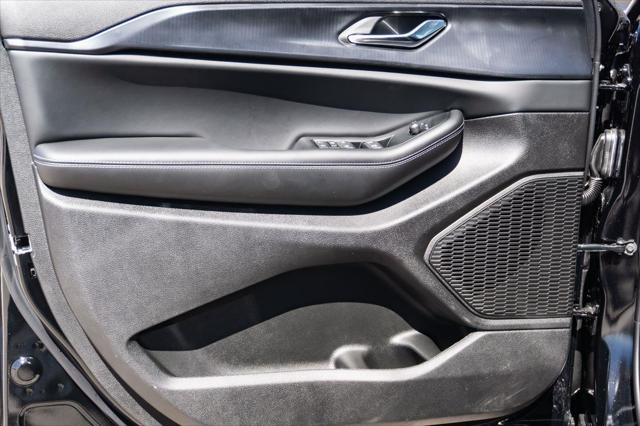 new 2025 Jeep Grand Cherokee car, priced at $41,970