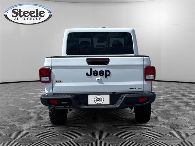 new 2025 Jeep Gladiator car, priced at $42,936