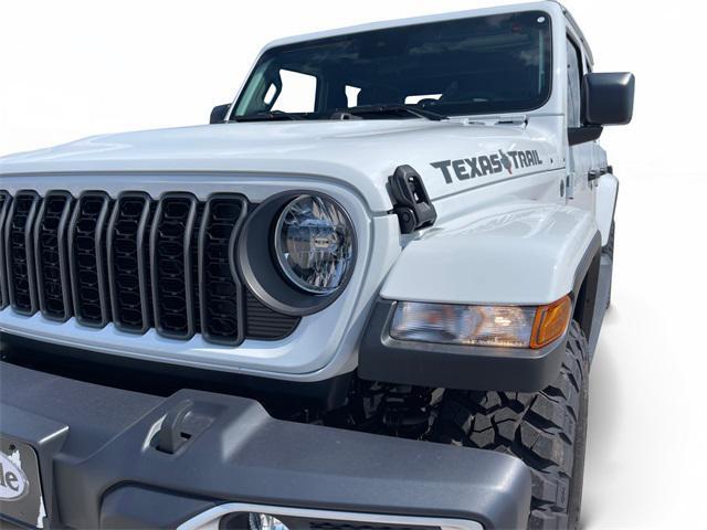 new 2025 Jeep Gladiator car, priced at $42,936