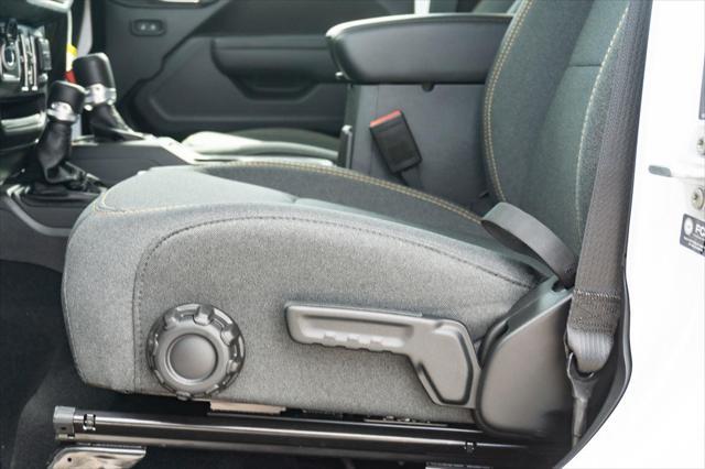 new 2025 Jeep Gladiator car, priced at $44,785