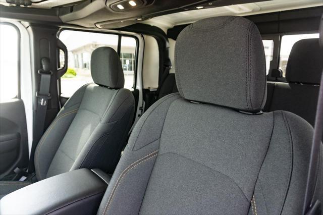 new 2025 Jeep Gladiator car, priced at $44,785