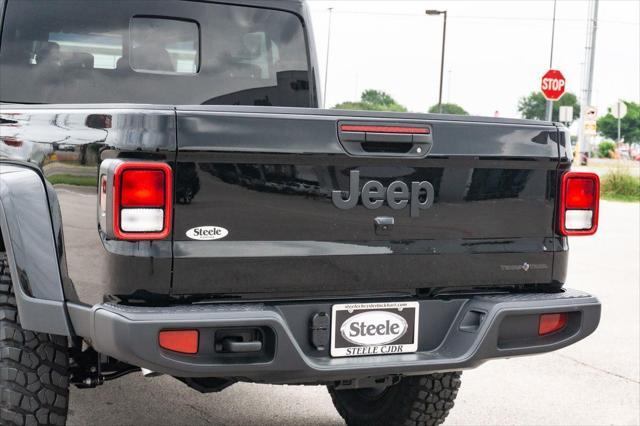 new 2025 Jeep Gladiator car, priced at $45,164