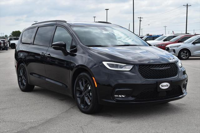 new 2024 Chrysler Pacifica car, priced at $43,500