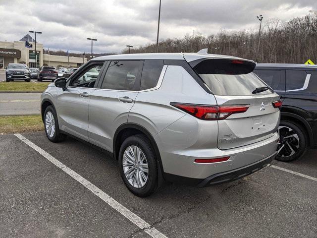 new 2024 Mitsubishi Outlander car, priced at $29,668