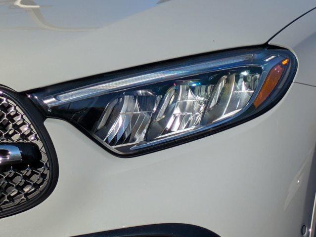 new 2026 Mercedes-Benz GLC 300 car, priced at $60,260