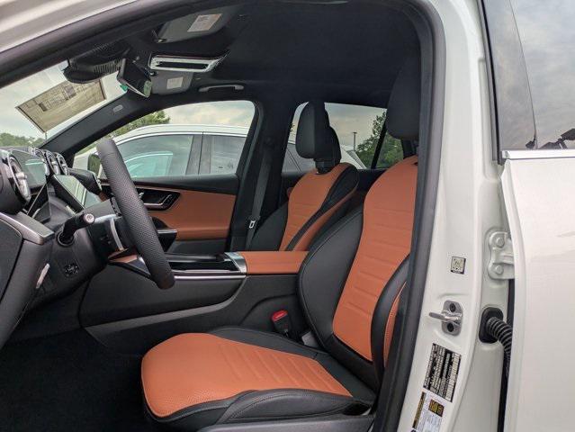 new 2025 Mercedes-Benz GLC 350e car, priced at $68,400