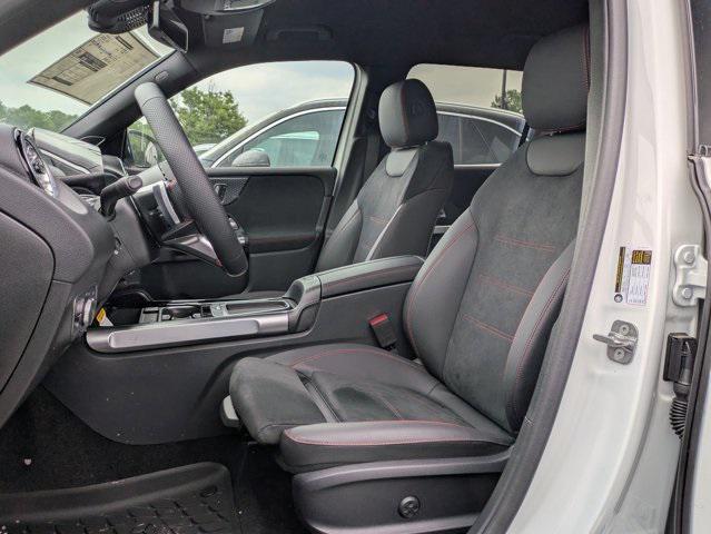 new 2025 Mercedes-Benz GLB 250 car, priced at $54,125