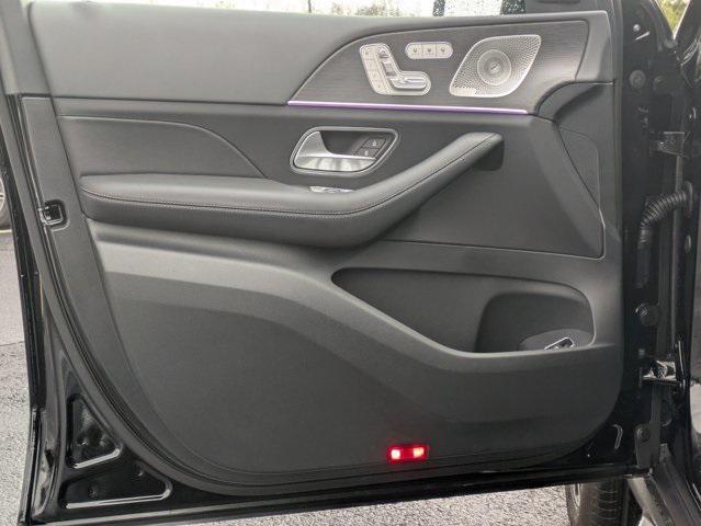 new 2025 Mercedes-Benz GLS 580 car, priced at $119,495