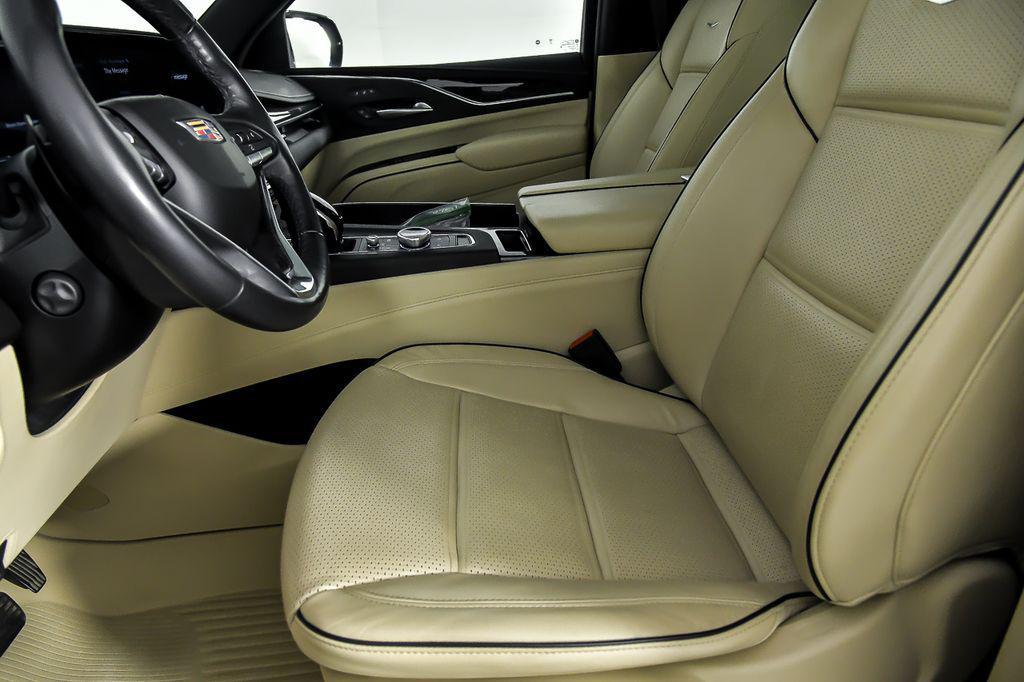 used 2023 Cadillac Escalade ESV car, priced at $65,995