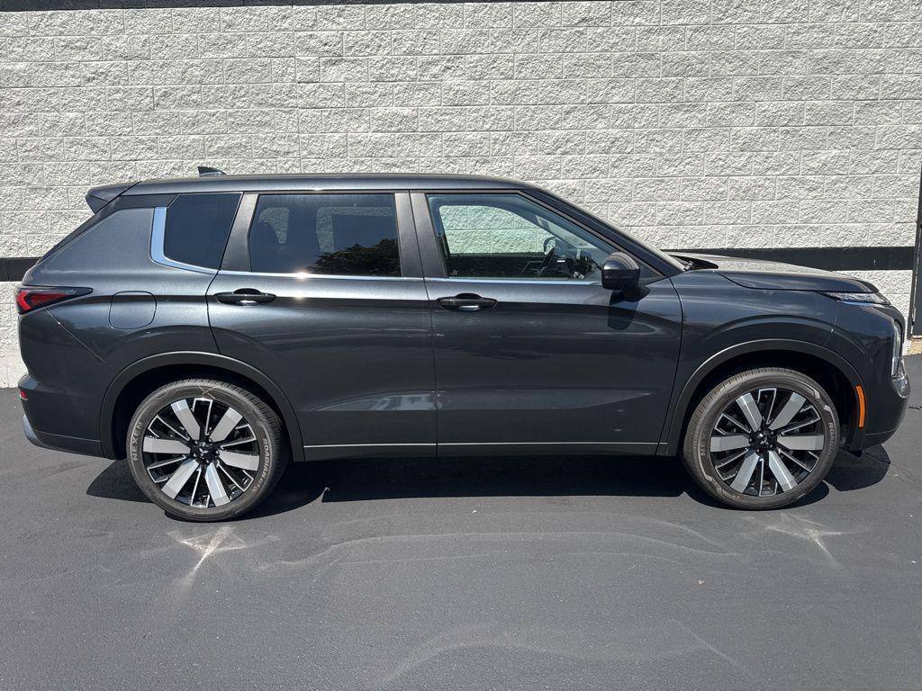 new 2025 Mitsubishi Outlander car, priced at $35,950