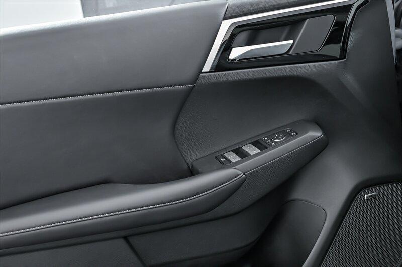 new 2025 Mitsubishi Outlander car, priced at $41,280