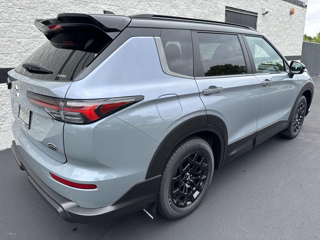 new 2025 Mitsubishi Outlander car, priced at $40,285