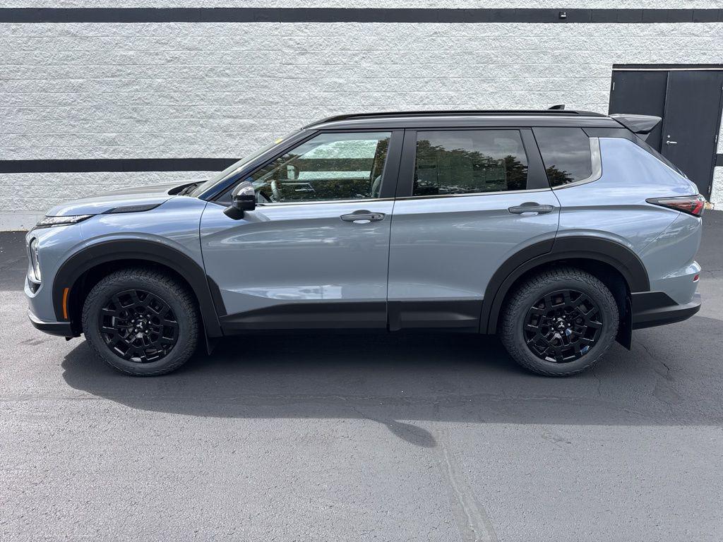 new 2025 Mitsubishi Outlander car, priced at $40,285