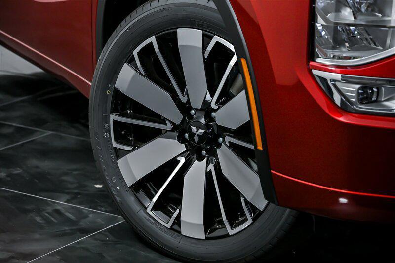 new 2025 Mitsubishi Outlander car, priced at $44,750