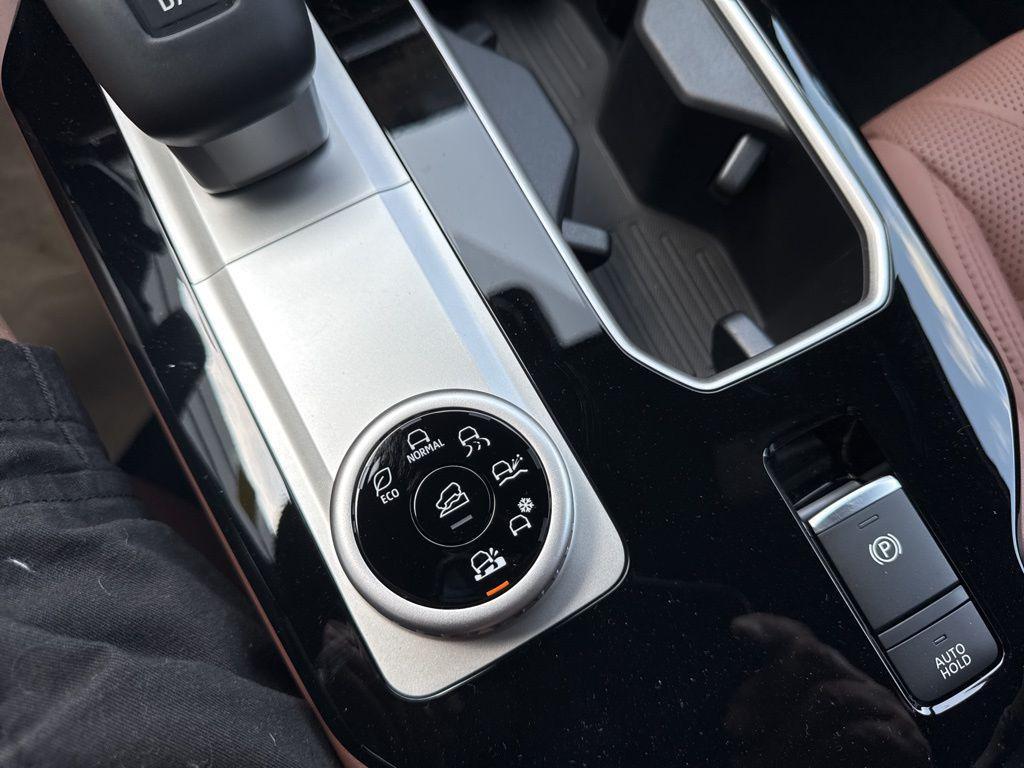 new 2025 Mitsubishi Outlander car, priced at $45,250