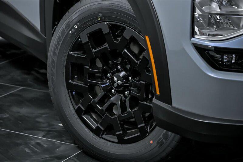 new 2025 Mitsubishi Outlander car, priced at $39,024