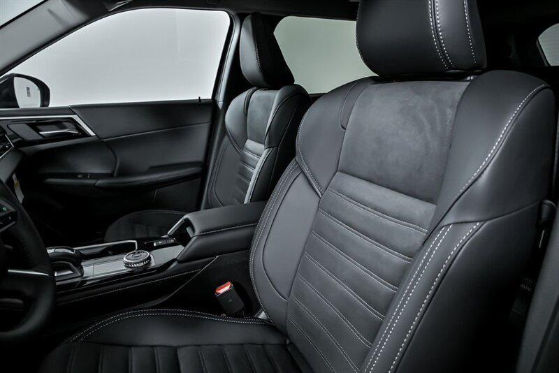 new 2025 Mitsubishi Outlander car, priced at $39,024