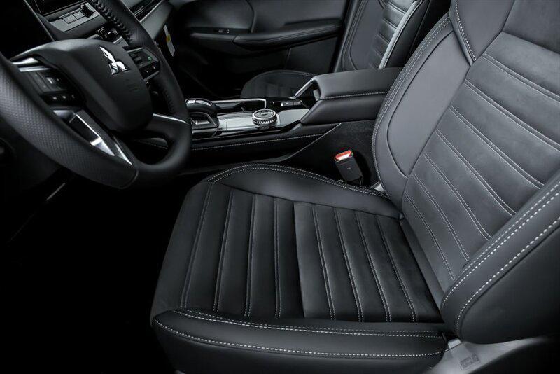 new 2025 Mitsubishi Outlander car, priced at $39,024