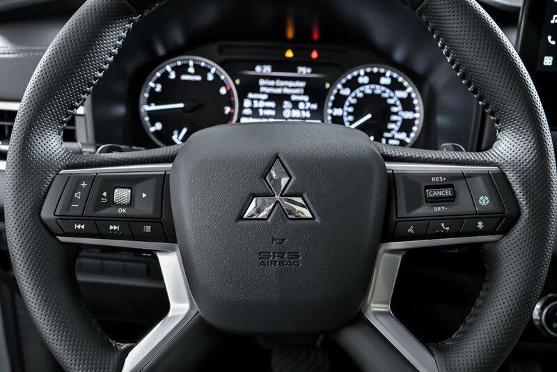new 2025 Mitsubishi Outlander car, priced at $39,024