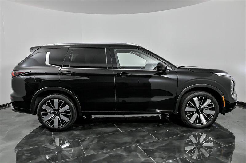 new 2025 Mitsubishi Outlander car, priced at $39,345