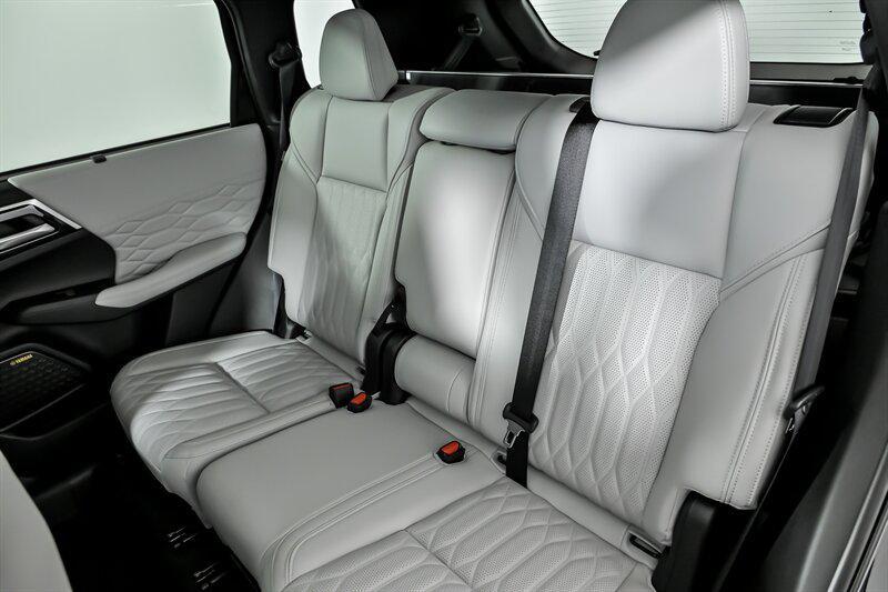 new 2025 Mitsubishi Outlander car, priced at $40,821