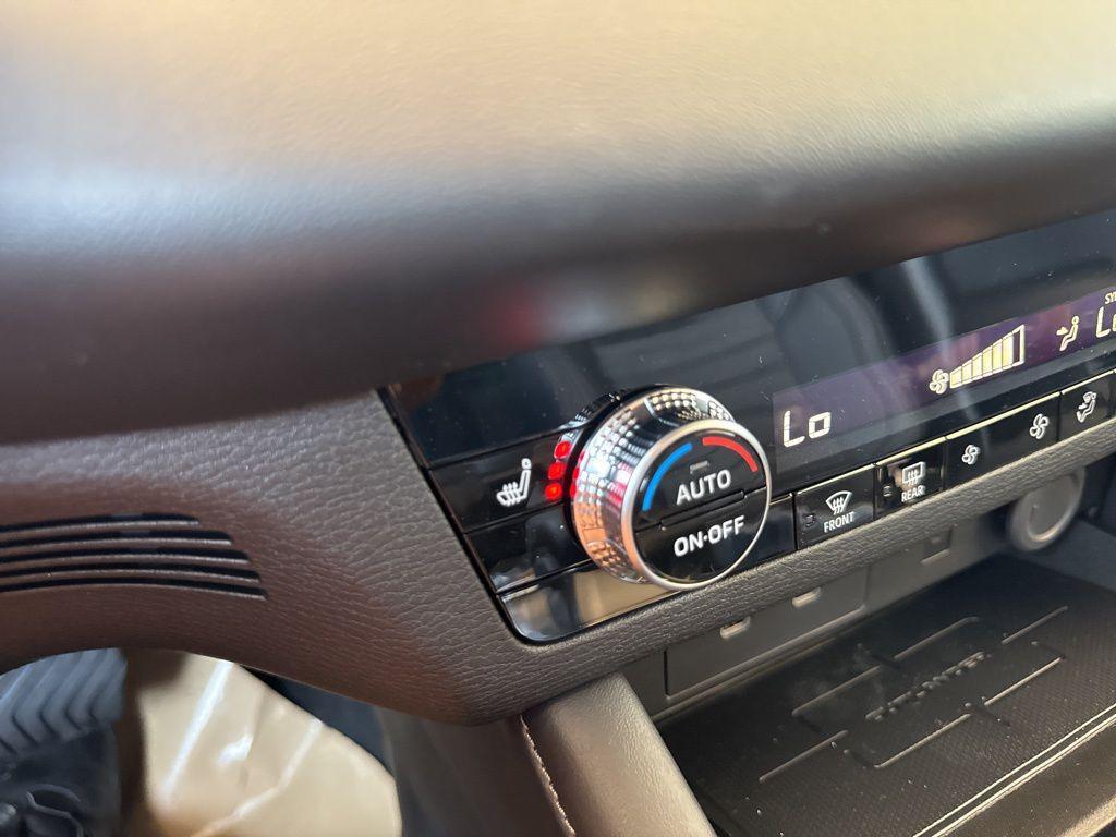 new 2025 Mitsubishi Outlander car, priced at $39,845