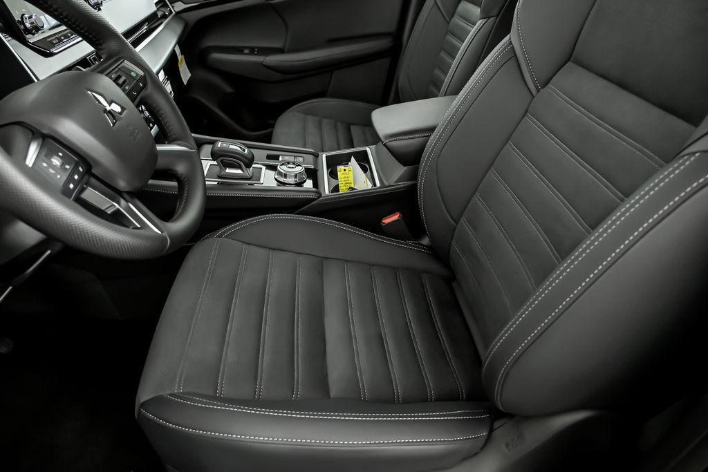 new 2025 Mitsubishi Outlander PHEV car, priced at $44,785