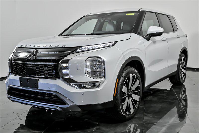 new 2025 Mitsubishi Outlander car, priced at $37,575