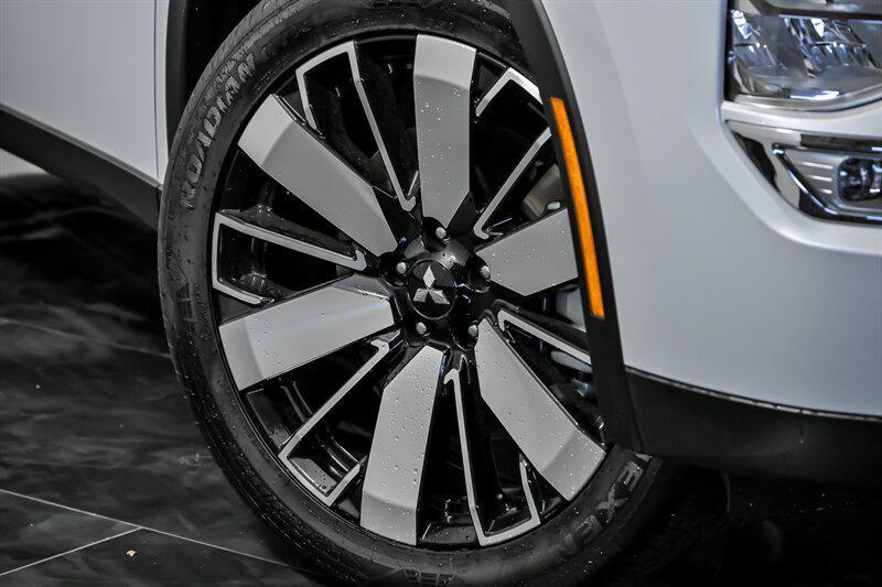 new 2025 Mitsubishi Outlander car, priced at $37,575
