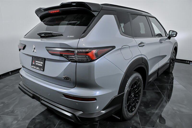 new 2025 Mitsubishi Outlander car, priced at $39,024