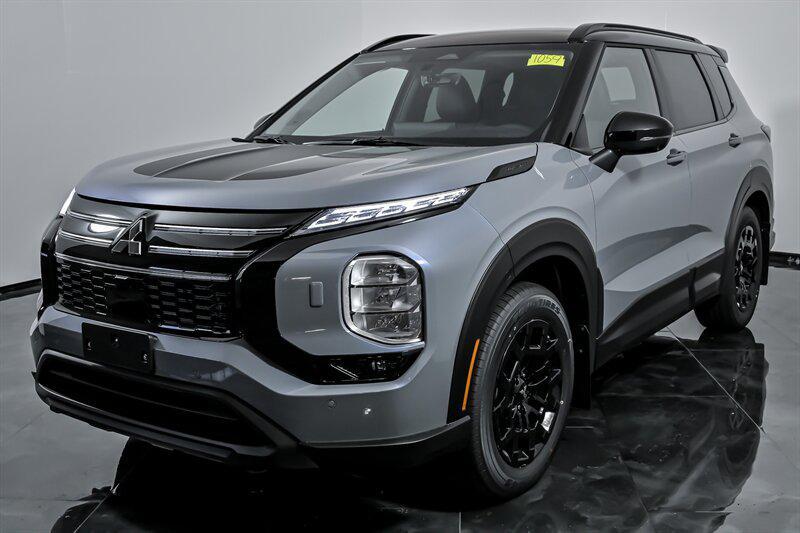 new 2025 Mitsubishi Outlander car, priced at $39,024