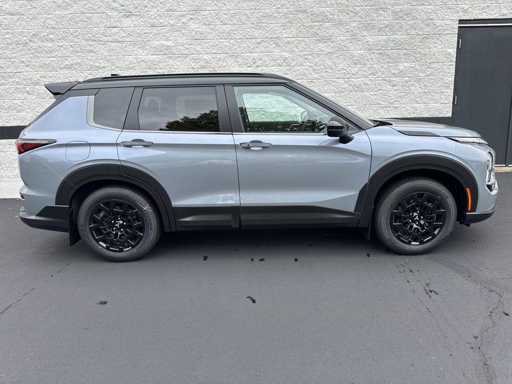 new 2025 Mitsubishi Outlander car, priced at $40,285