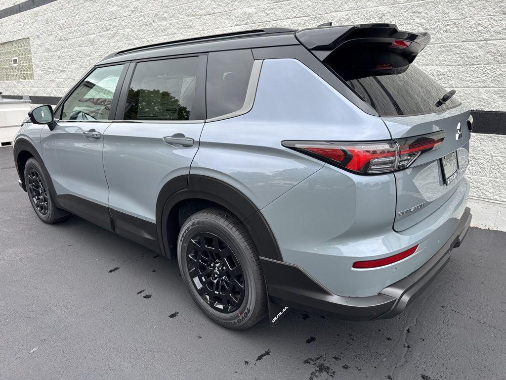 new 2025 Mitsubishi Outlander car, priced at $40,285