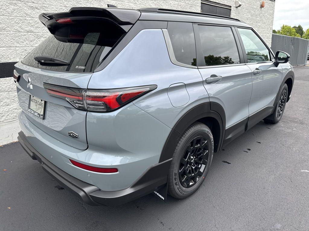 new 2025 Mitsubishi Outlander car, priced at $40,285