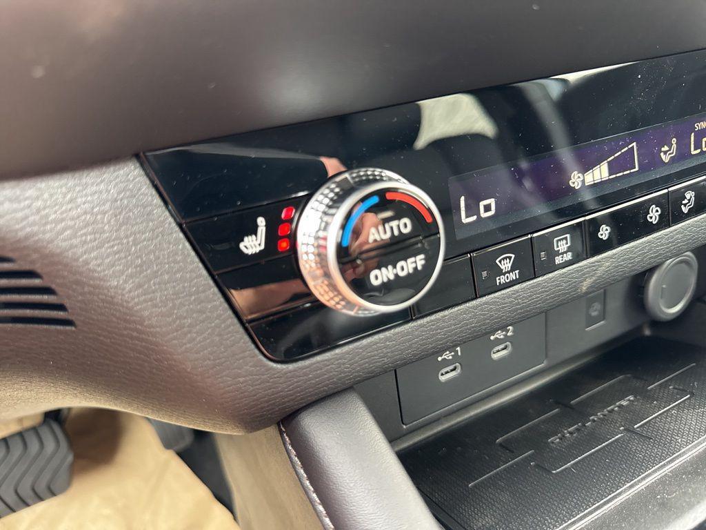 new 2025 Mitsubishi Outlander car, priced at $40,285
