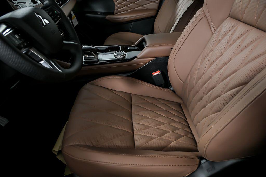 new 2025 Mitsubishi Outlander car, priced at $44,995