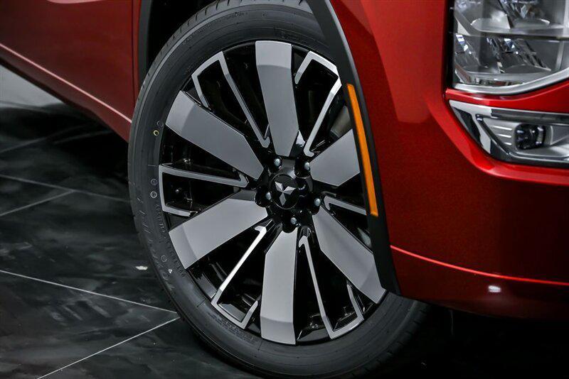 new 2025 Mitsubishi Outlander car, priced at $44,495