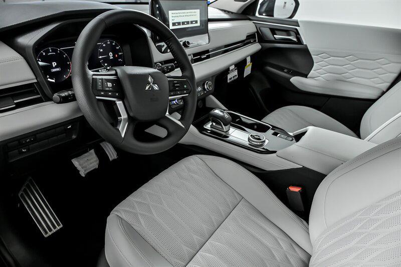 new 2025 Mitsubishi Outlander car, priced at $42,725
