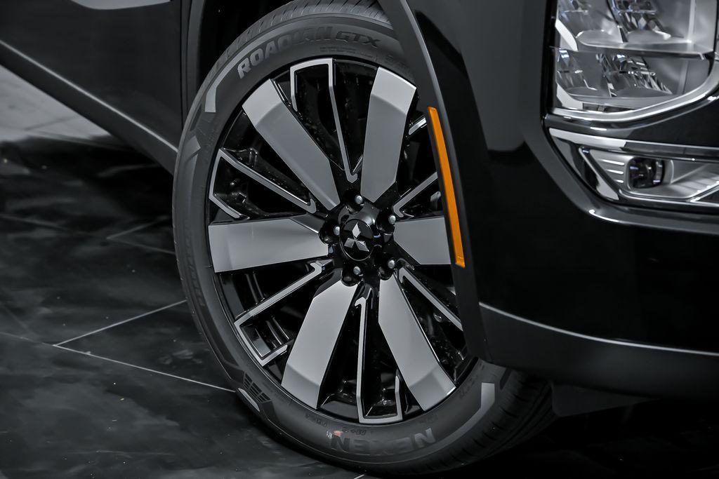 new 2025 Mitsubishi Outlander car, priced at $36,275