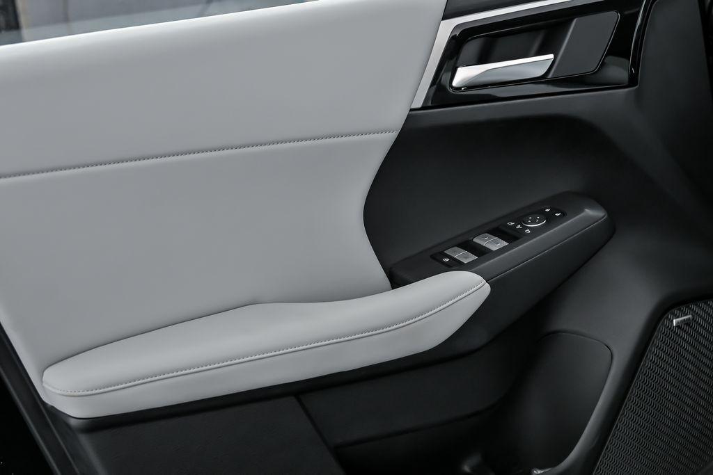 new 2025 Mitsubishi Outlander car, priced at $36,275
