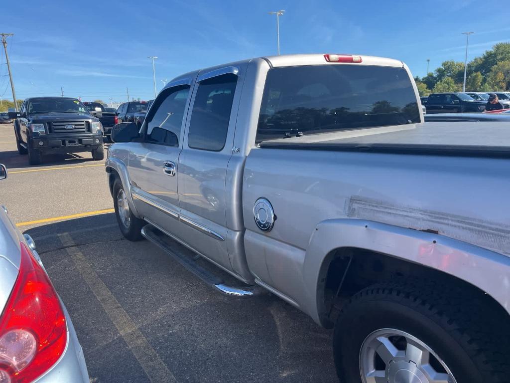 used 2005 GMC Sierra 1500 car, priced at $2,900