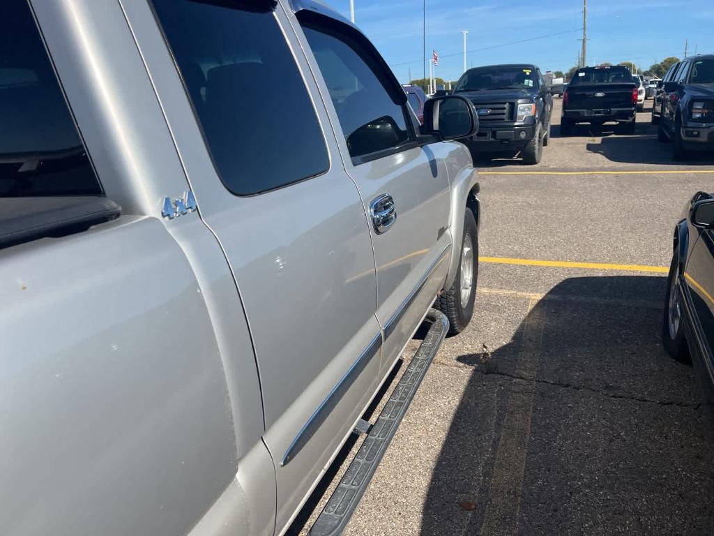 used 2005 GMC Sierra 1500 car, priced at $2,900