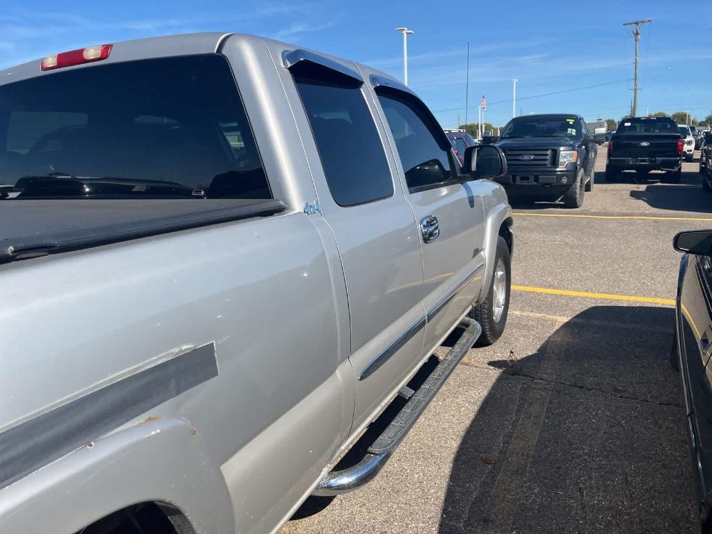 used 2005 GMC Sierra 1500 car, priced at $2,900